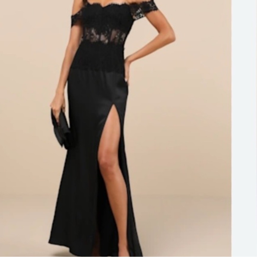 Lulu's Black Strapless Lace Dress .. Never worn !